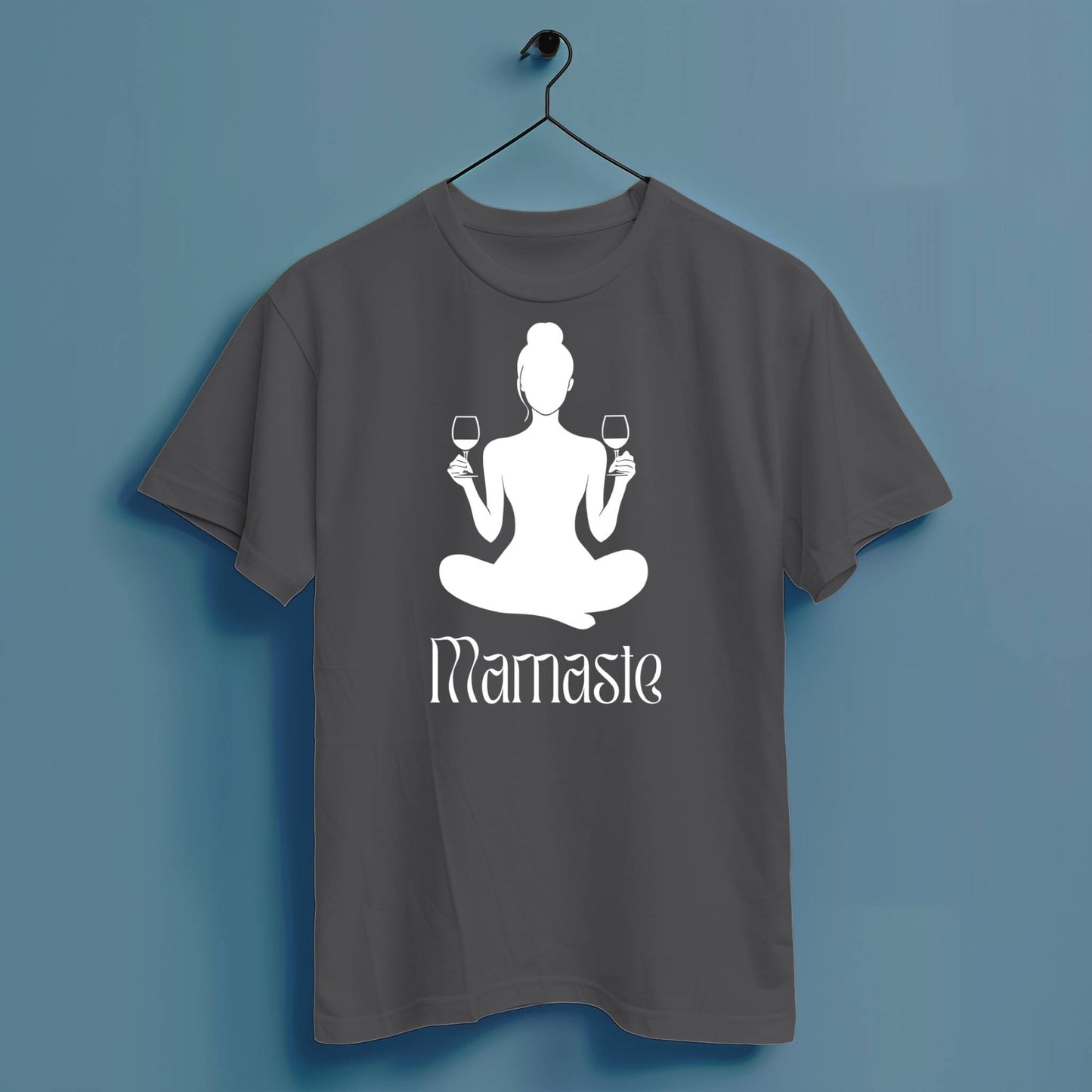 Mama Yoga Weinglas - Hochwertiges T-Shirt 100% Baumwolle
