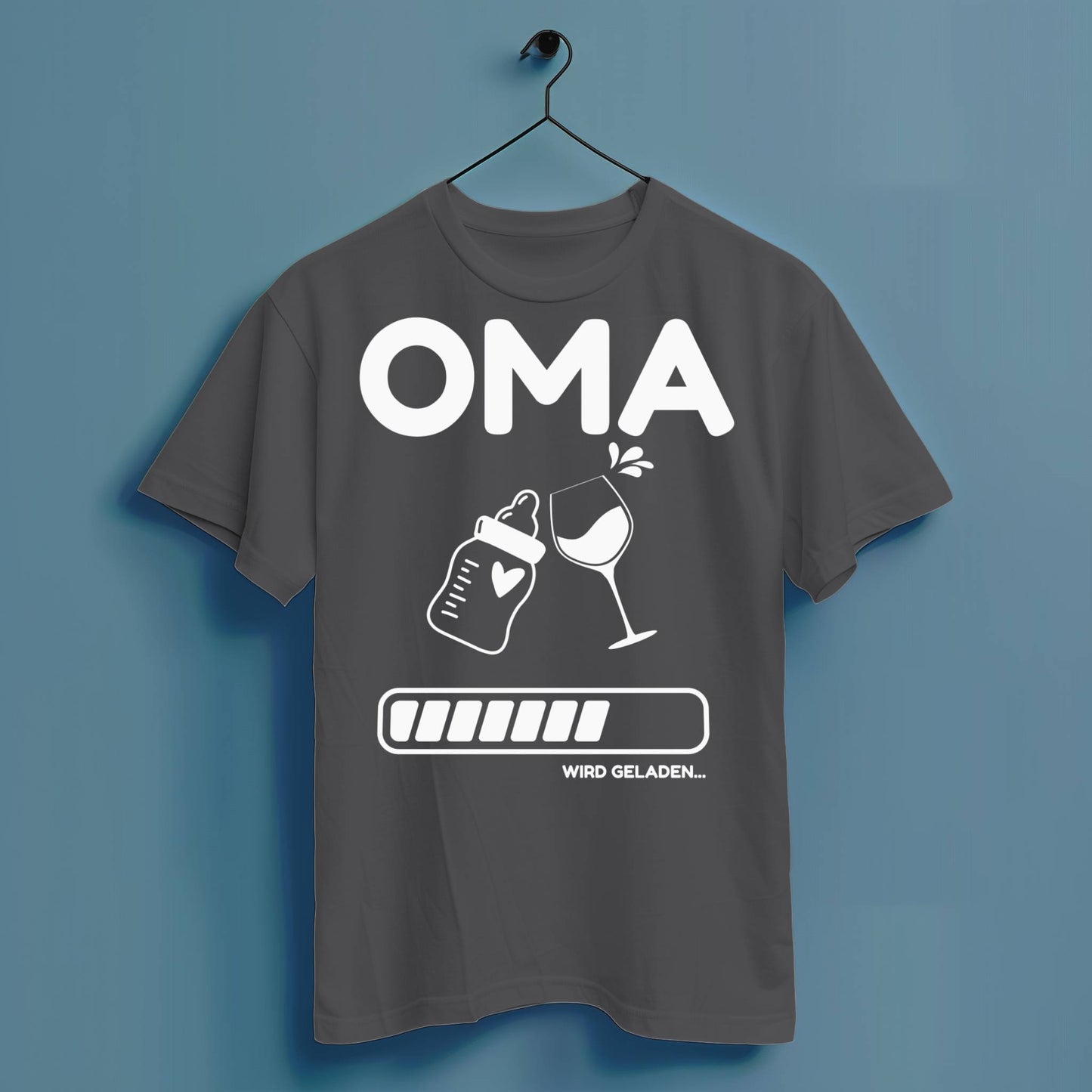 Oma wird geladen - Hochwertiges T-Shirt 100% Baumwolle