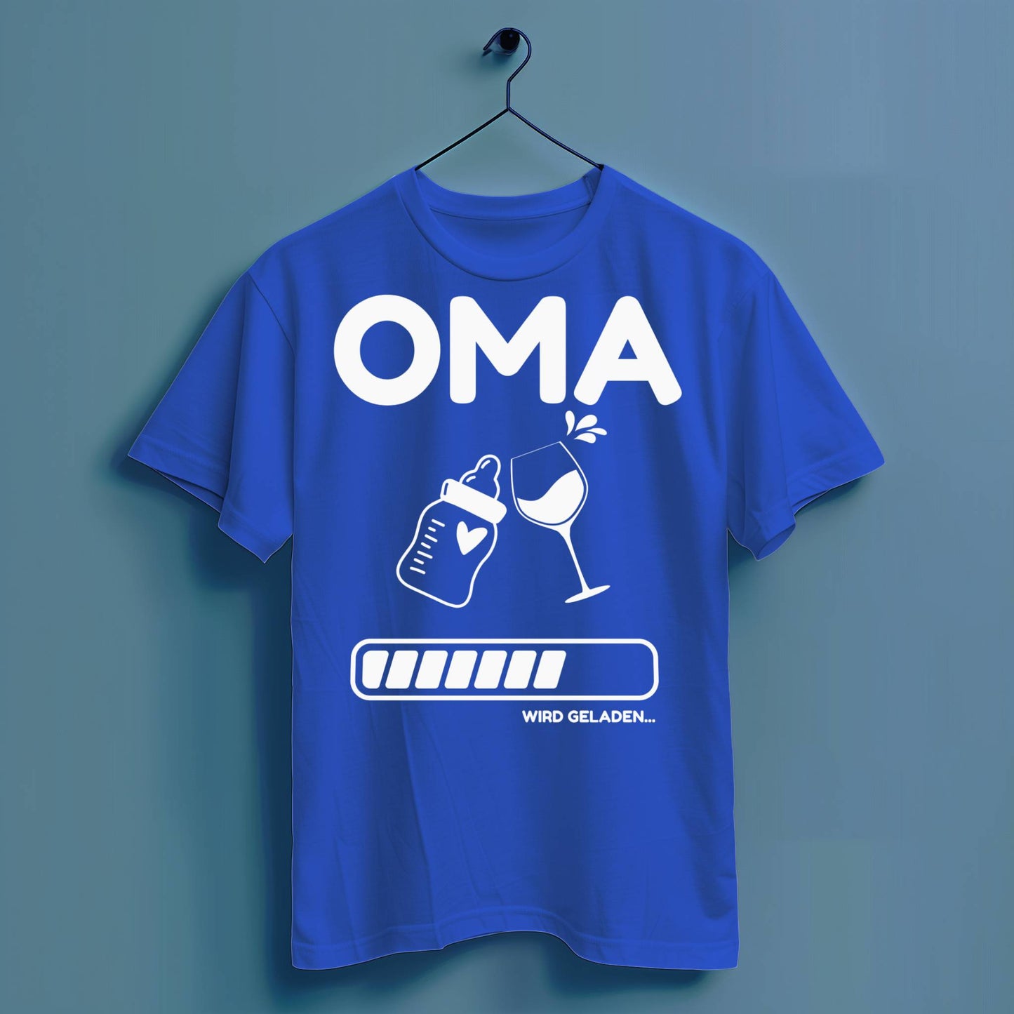 Oma wird geladen - Hochwertiges T-Shirt 100% Baumwolle