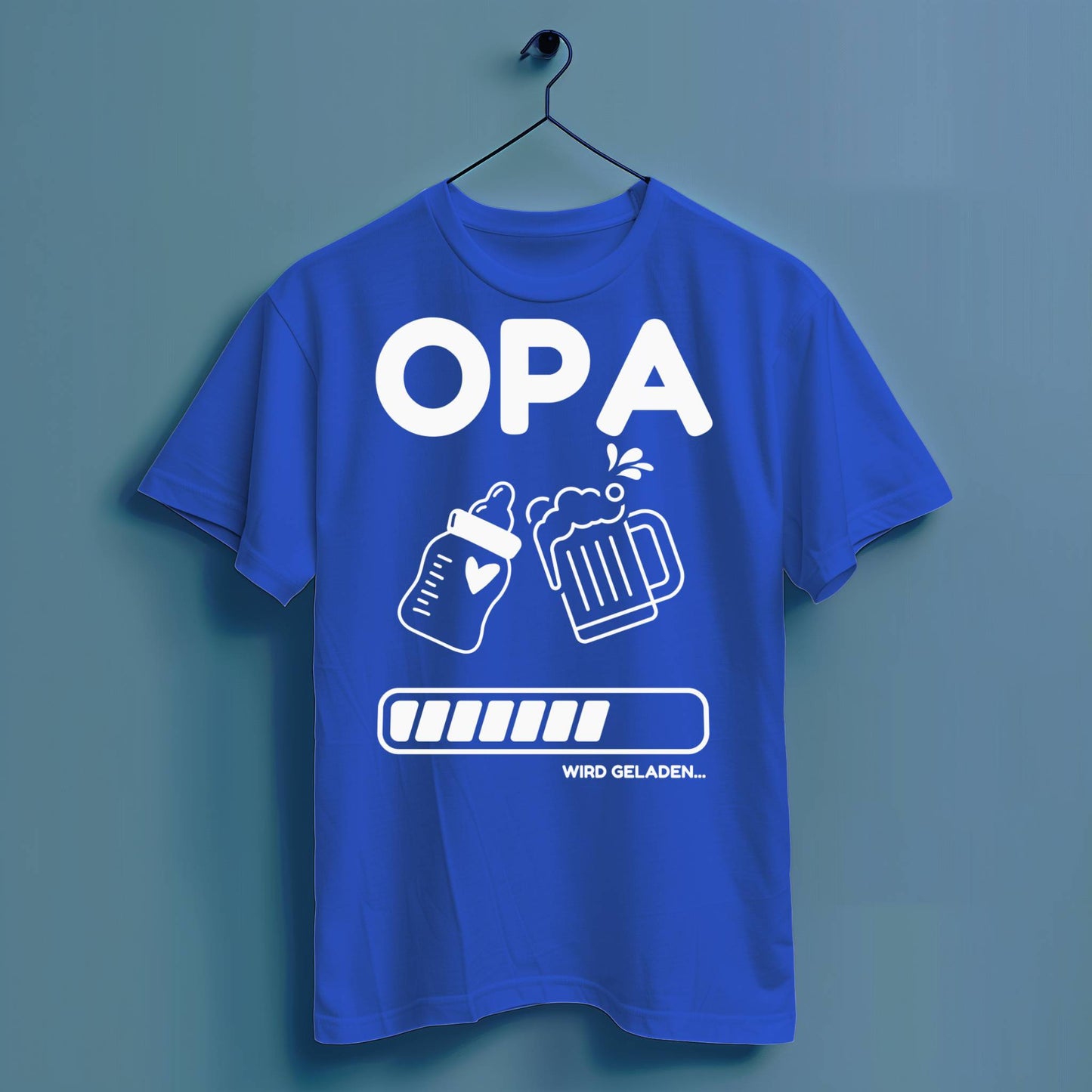 Opa wird geladen - Hochwertiges T-Shirt 100% Baumwolle