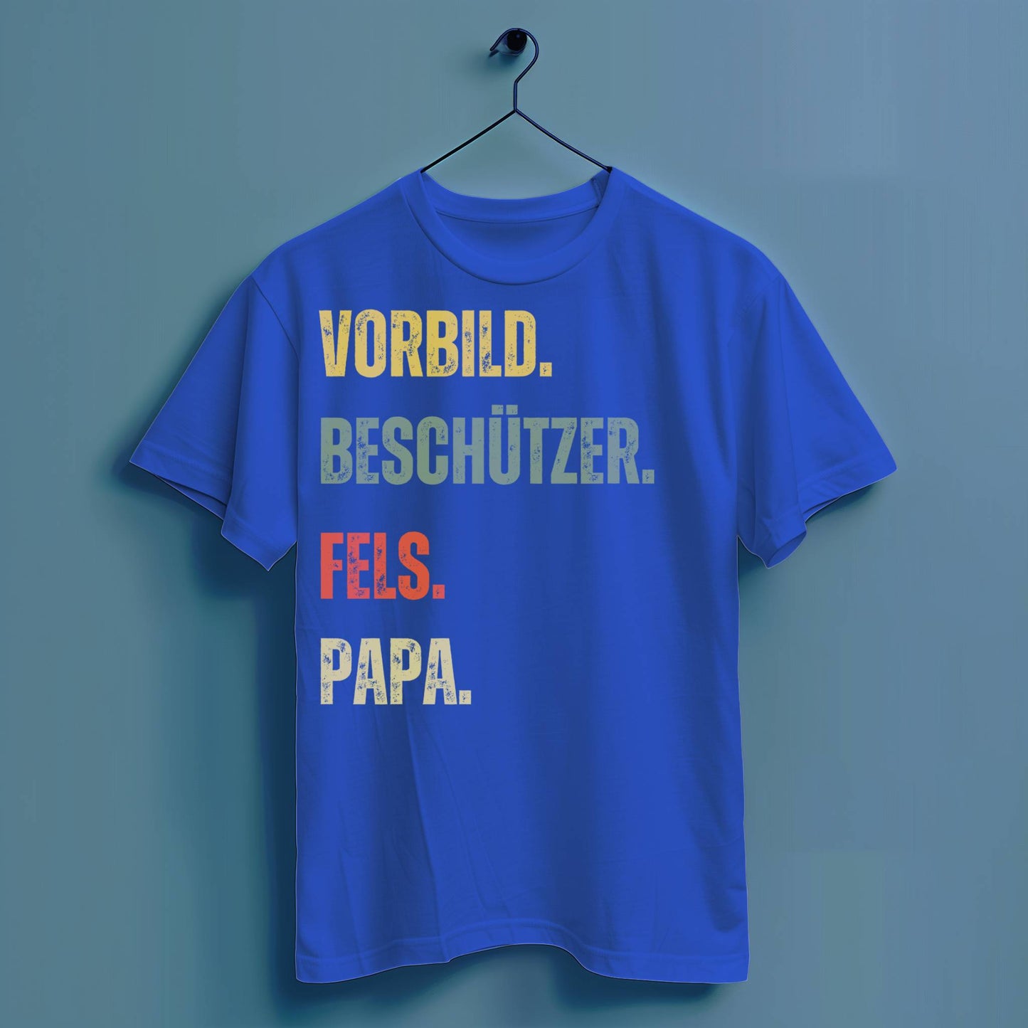 Papa. Vorbild. Beschützer. Fels. - Hochwertiges T-Shirt 100% Baumwolle