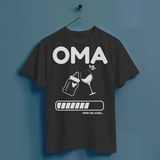 Oma wird geladen - Hochwertiges T-Shirt 100% Baumwolle