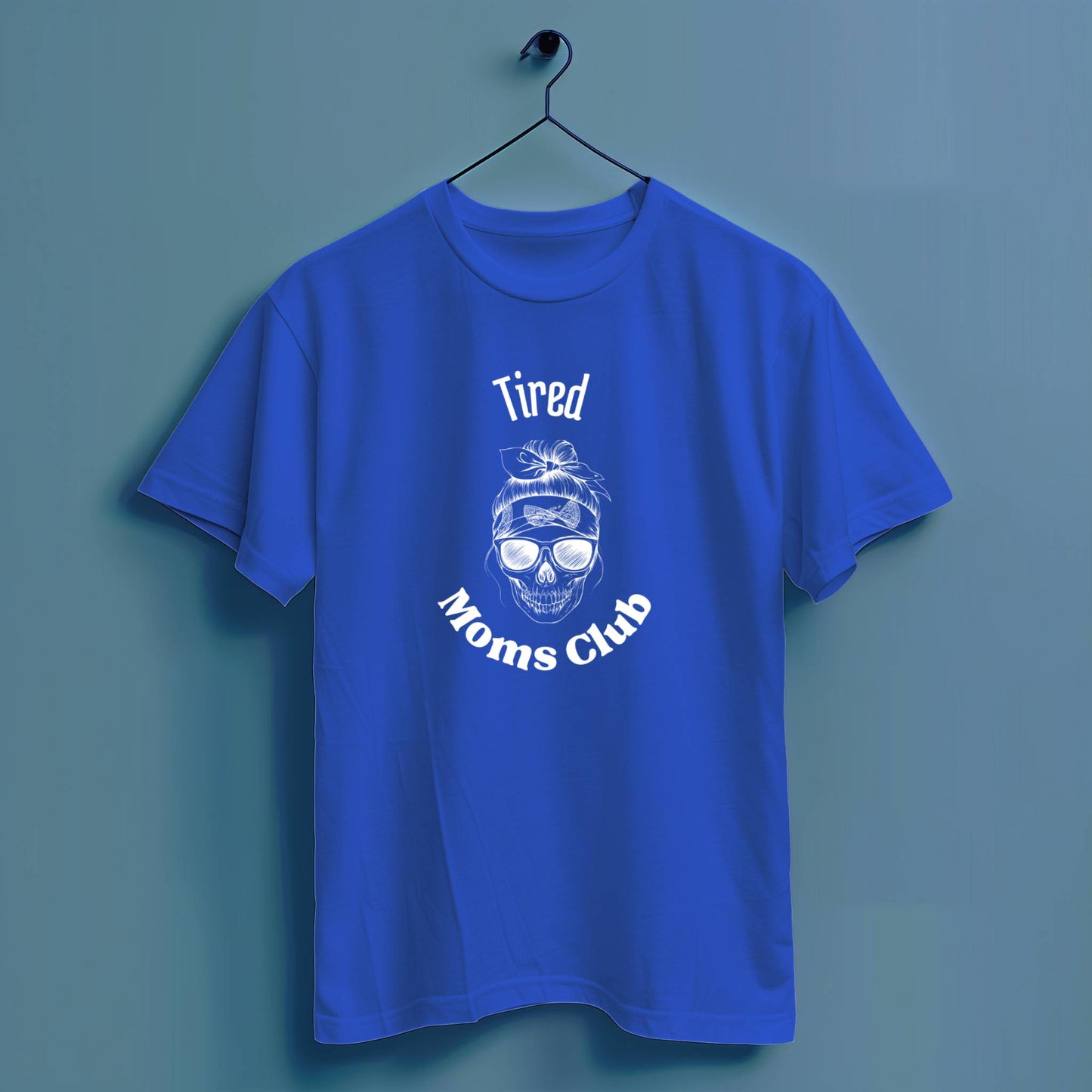 Tired Moms Club - Hochwertiges T-Shirt 100% Baumwolle