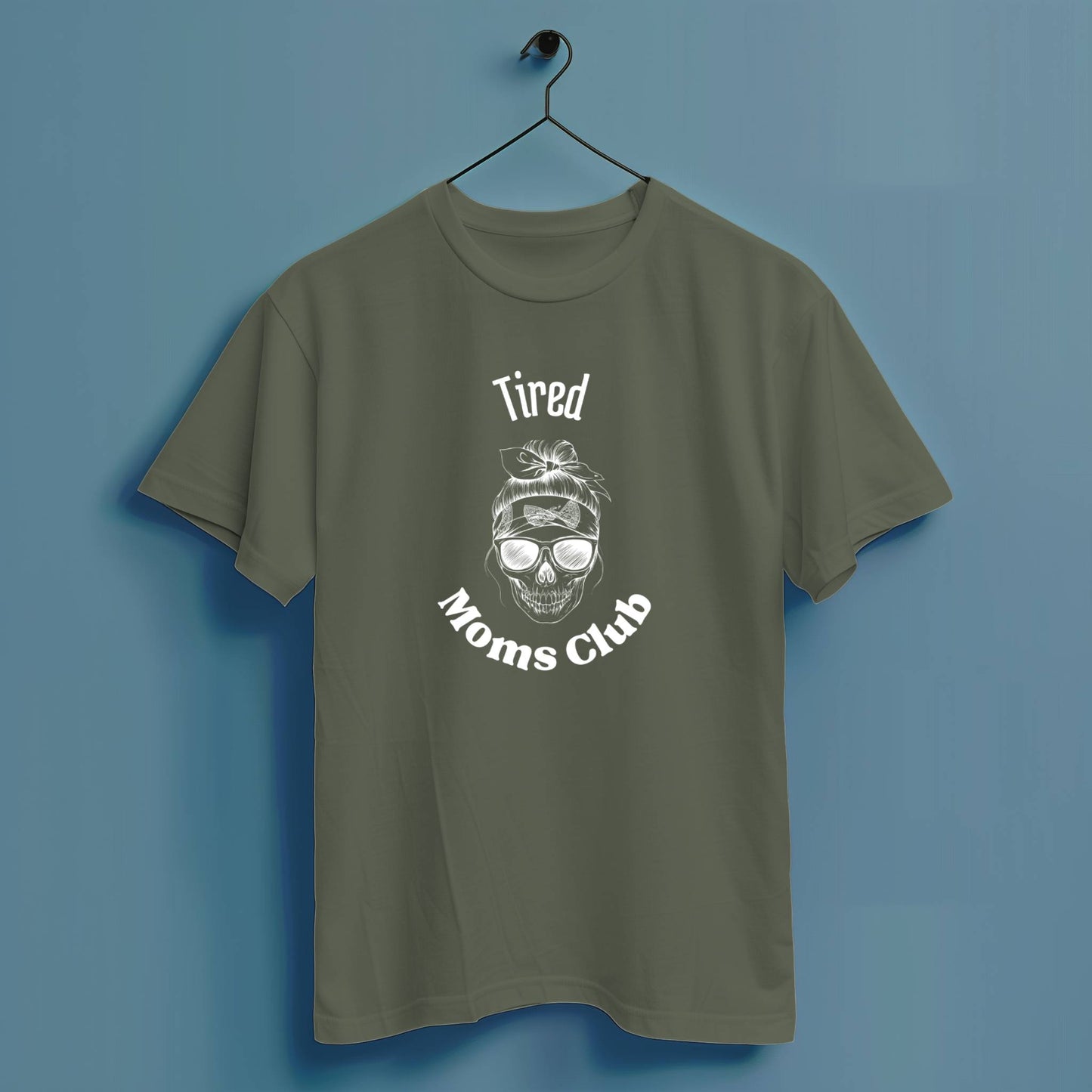 Tired Moms Club - Hochwertiges T-Shirt 100% Baumwolle