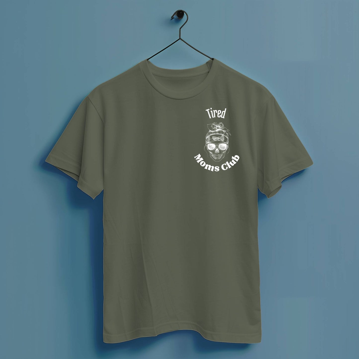 Tired Moms Club - Hochwertiges T-Shirt 100% Baumwolle