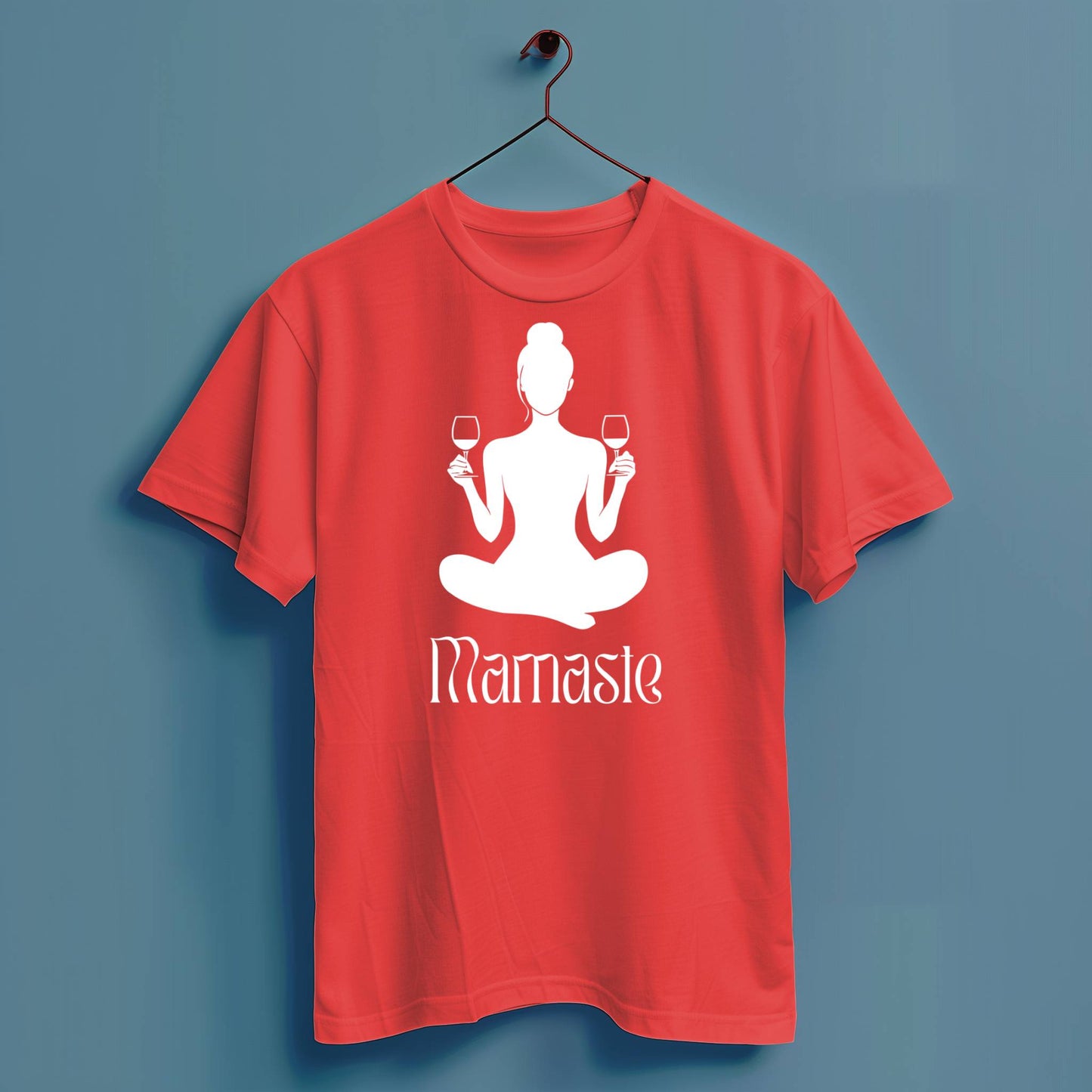 Mama Yoga Weinglas - Hochwertiges T-Shirt 100% Baumwolle