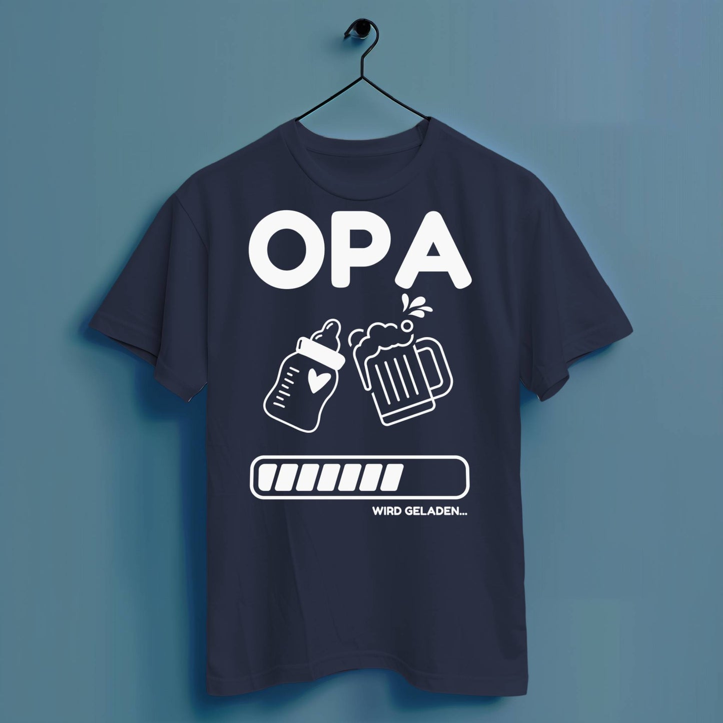 Opa wird geladen - Hochwertiges T-Shirt 100% Baumwolle