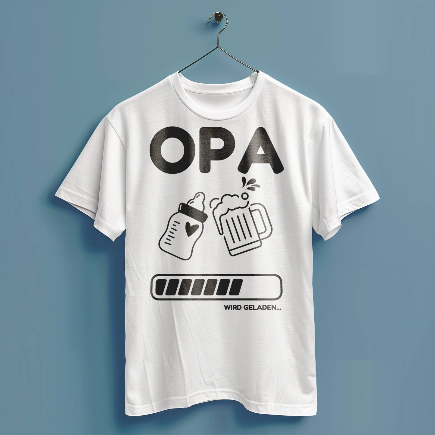 Opa wird geladen - Hochwertiges T-Shirt 100% Baumwolle